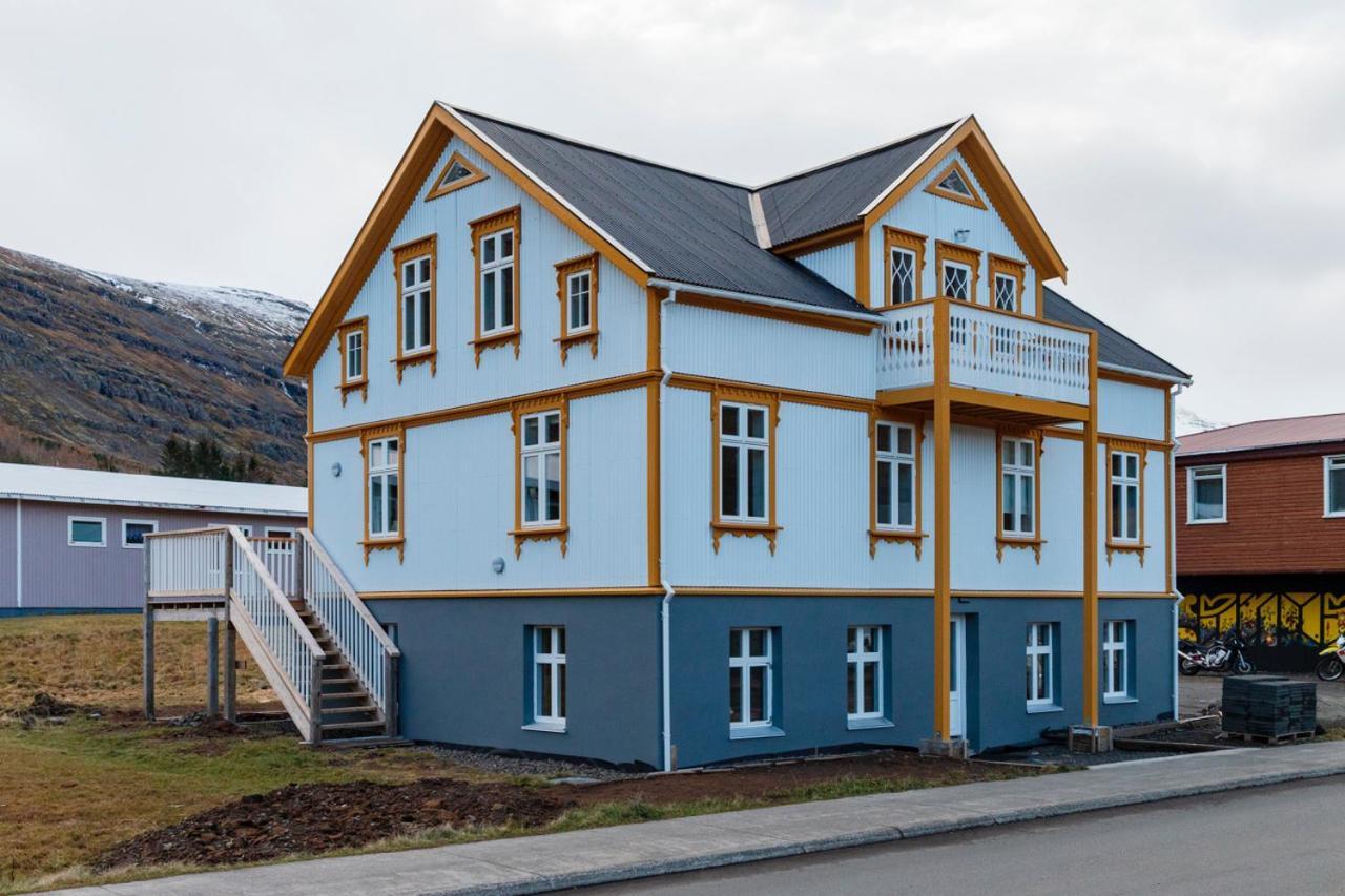 Apartamento Undiraldan - Steinholt, Old Music School Seyðisfjörður Exterior foto